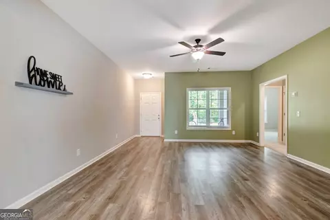 Living - 1422 Mooty Bridge Rd, Lagrange, GA 30240 photo 2 of 3