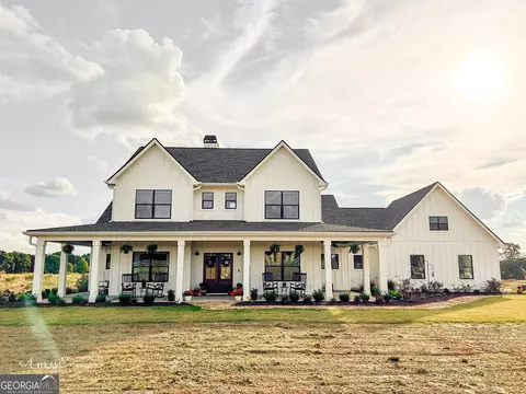 1111 Rocky Creek Rd, Newborn, GA 30056