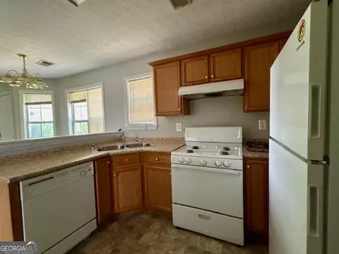 Kitchen - 1904 Elm Park Dr, Hampton, GA 30228 photo 2 of 3