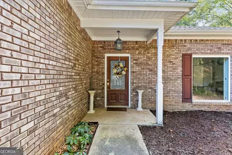 Exterior - 40 Timberwoods Dr, Covington, GA 30016 photo 2 of 10