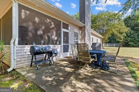 Exterior - 40 Timberwoods Dr, Covington, GA 30016 photo 6 of 10