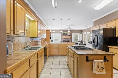 Kitchen - 40 Timberwoods Dr, Covington, GA 30016 photo 3 of 3