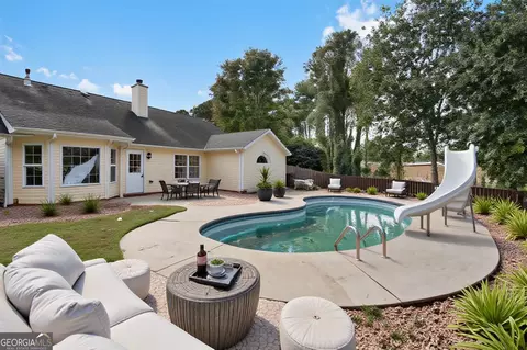 Exterior - 325 Peachtree Cir, Hampton, GA 30228 photo 2 of 6