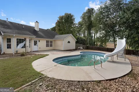 Exterior - 325 Peachtree Cir, Hampton, GA 30228 photo 3 of 6