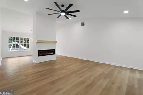 Living - 325 Peachtree Cir, Hampton, GA 30228 photo 2 of 4
