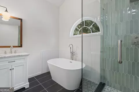 Bath - 325 Peachtree Cir, Hampton, GA 30228 photo 3 of 4