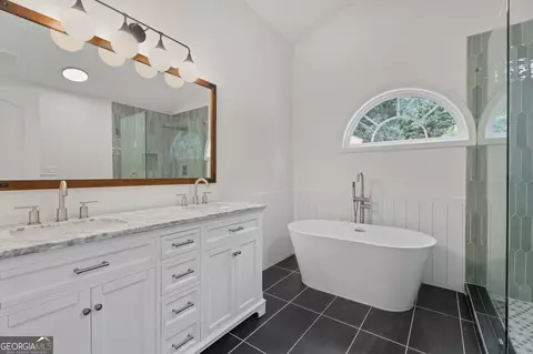 Bath - 325 Peachtree Cir, Hampton, GA 30228 photo 2 of 4