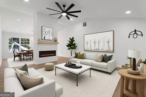 Living - 325 Peachtree Cir, Hampton, GA 30228 photo 1 of 4