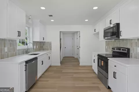 Entry Way - 325 Peachtree Cir, Hampton, GA 30228 photo 1 of 3