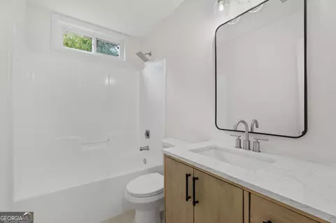Bath - 325 Peachtree Cir, Hampton, GA 30228 photo 1 of 4