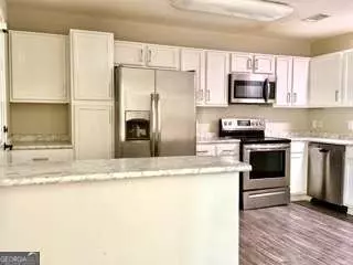 Kitchen - 933 Azalea St, Blackshear, GA 31516 photo 1 of 1