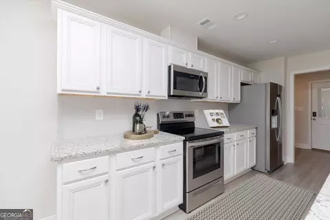 Kitchen - 128 Rocky Rd, Perry, GA 31069 photo 2 of 7