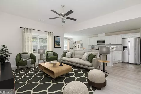 Living - 128 Rocky Rd, Perry, GA 31069 photo 2 of 6