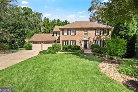 3397 Falling Brook Dr, Marietta, GA 30062