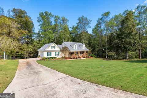 Exterior - 114 Copper Creek Dr, Lagrange, GA 30240 photo 2 of 18