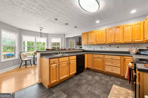 Kitchen - 114 Copper Creek Dr, Lagrange, GA 30240 photo 4 of 4