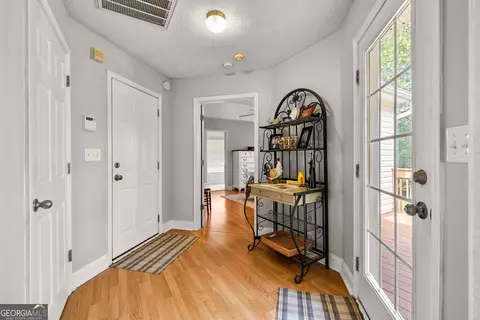 Entry Way - 114 Copper Creek Dr, Lagrange, GA 30240 photo 5 of 8
