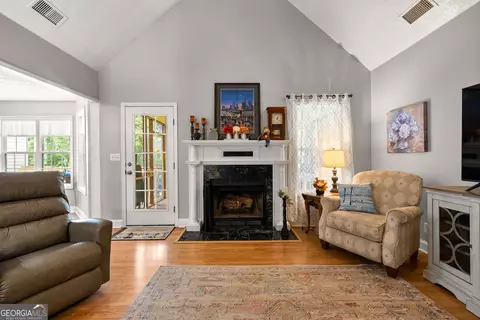 Entry Way - 114 Copper Creek Dr, Lagrange, GA 30240 photo 3 of 8