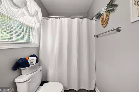 Bath - 114 Copper Creek Dr, Lagrange, GA 30240 photo 6 of 7