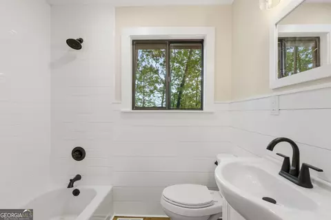 Bath - 245 Currahee Pl, Toccoa, GA 30577 photo 6 of 6