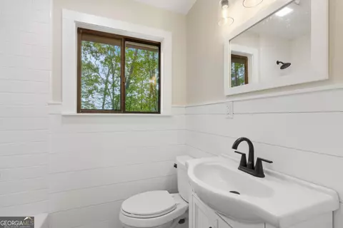 Bath - 245 Currahee Pl, Toccoa, GA 30577 photo 5 of 6