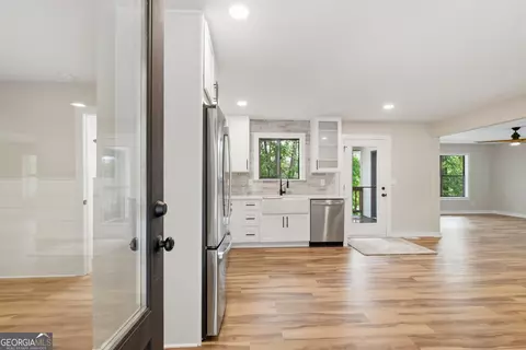 Entry Way - 245 Currahee Pl, Toccoa, GA 30577 photo 1 of 5