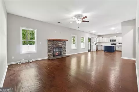 528 Clinton Dr, Temple, GA 30179 photo 5