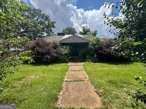 574 Old Chipley Rd, Pine Mountain, GA 31822
