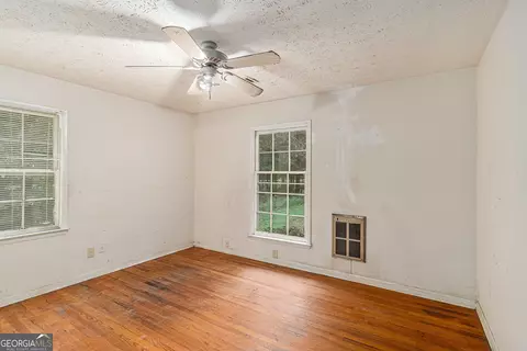 Bedroom - 14908 Brown Bridge Rd, Covington, GA 30016 photo 2 of 5