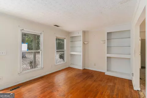 Living - 14908 Brown Bridge Rd, Covington, GA 30016 photo 2 of 5