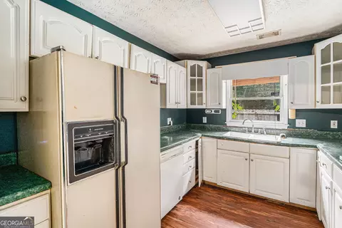 Kitchen - 14908 Brown Bridge Rd, Covington, GA 30016 photo 3 of 3