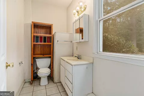 Bath - 14908 Brown Bridge Rd, Covington, GA 30016 photo 3 of 3