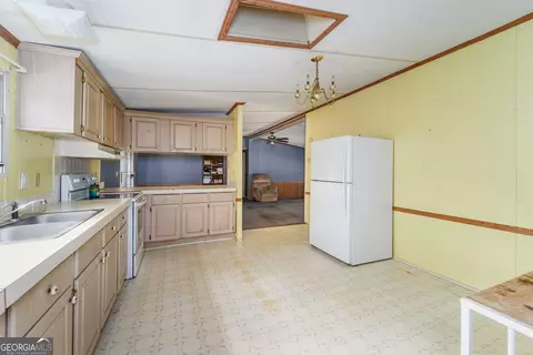 Kitchen - 5768 Holly Dr, Blackshear, GA 31516 photo 2 of 2