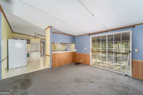 Living - 5768 Holly Dr, Blackshear, GA 31516 photo 3 of 3