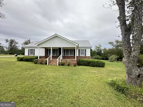 17 Second St, Mc Rae Helena, GA 31037