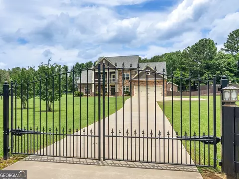 3905 Pointer Rd, Loganville, GA 30052 photo 3