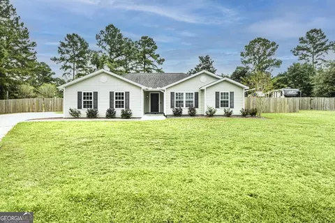 52 Yorkshire Ln, Waverly, GA 31565