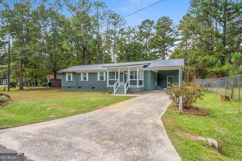 766 Mcelrath St, Sandersville, GA 31082
