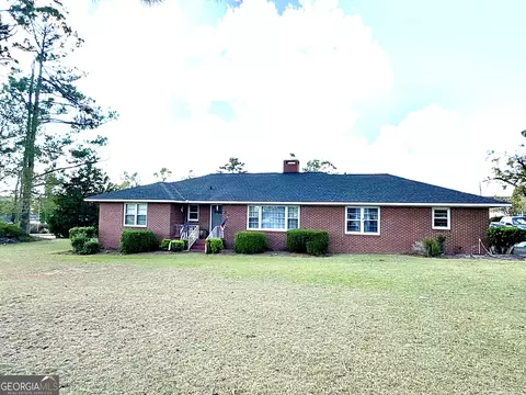 610 Dobbins St, Mount Vernon, GA 30445