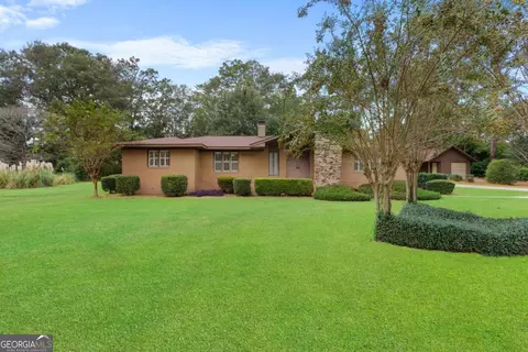 405 N Main St, Statesboro, GA 30458