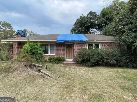 849 Prosperity Dr, Swainsboro, GA 30401