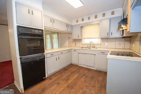 Kitchen - 141 Avery Dr, Lagrange, GA 30240 photo 2 of 2