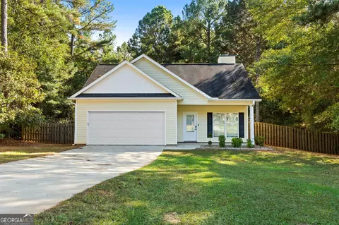 76 Park View Dr, Grantville, GA 30220