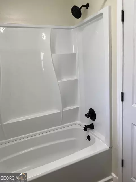 Bath - 3407 Covington Dr, Augusta, GA 30909 photo 3 of 4