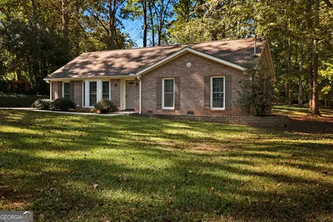 89 Clearwater Dr, Lagrange, GA 30241