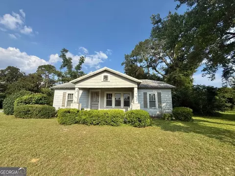 104 N Tallahassee St, Hazlehurst, GA 31539