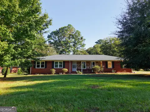 500 Circle Dr, Fayetteville, GA 30214