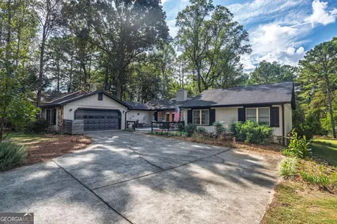 3725 Hunting Ridge Dr SW, Lilburn, GA 30047