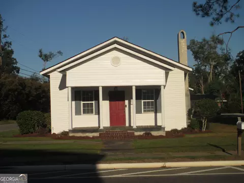 39 N Tallahassee St, Hazlehurst, GA 31539