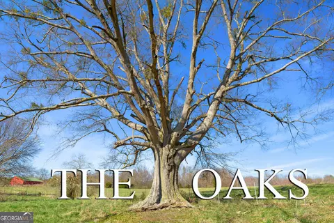2 The Oaks Dr, Hartwell, GA 30643